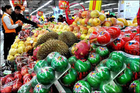 山东青岛:水果成市场新秀 进口水果不跌反涨-行业资讯-中国食品代理网